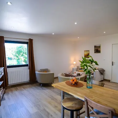 Le Quai Huppe, Voie 1 * 滨海努瓦耶勒