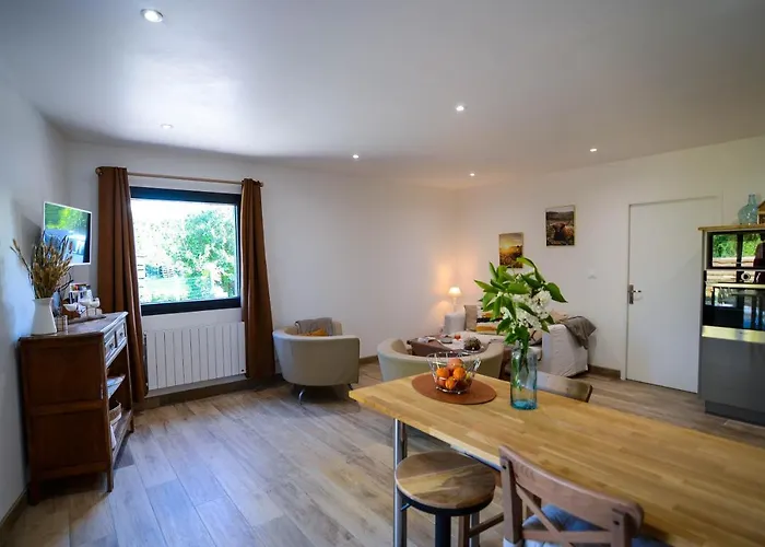 Le Quai Huppe, Voie 1 * 滨海努瓦耶勒